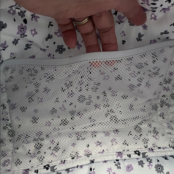 Vera Bradley Medium Travel Duffel “Twilight Garden”Blue & Purple - Picture 7 of 11